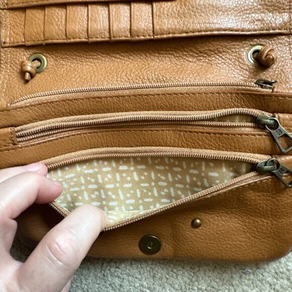 Lucky Brand Liza convertible wallet crossbody bag purse 8 x 5.5 x 1 inches - Picture 9 of 11